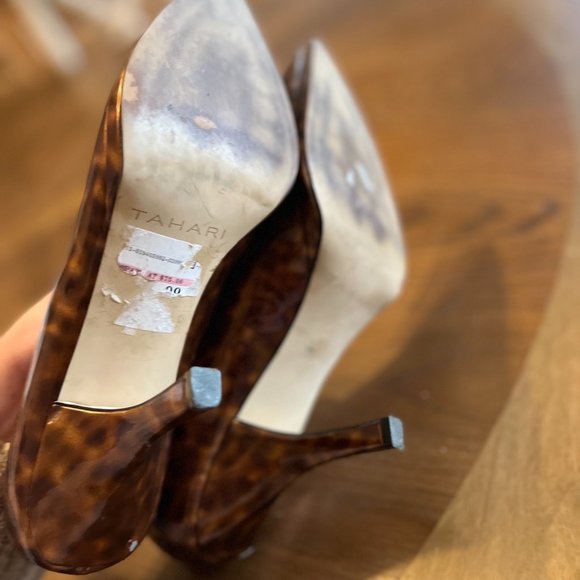 Tahari Calypso Tortoise Shell Heel Size 9.5 - Picture 5 of 10